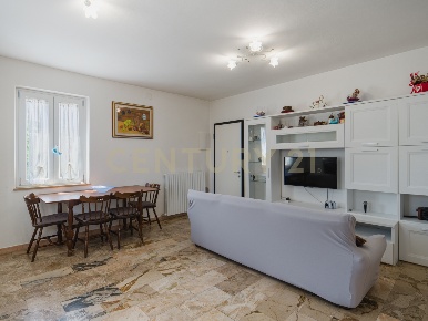 Foto Appartamento in Via del Popolo 138/B, Lucca Centro di 130 m²