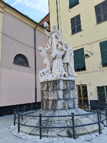 Foto Attico in Via di Santa Croce, Genova Molo di 61 m² con 4 locali