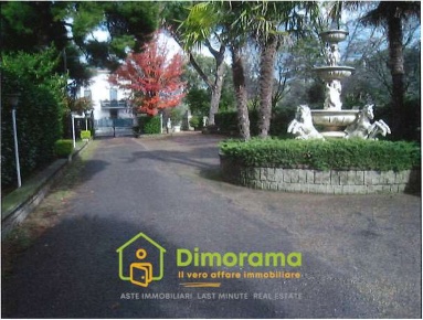 Foto Appartamento in Strda Corneto, Vetralla Centro di 181 m² con 7 locali