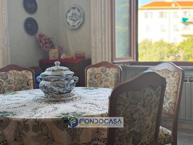 Foto Appartamento in Via Giovanni Servettaz, Savona di 110 m² con 4 locali
