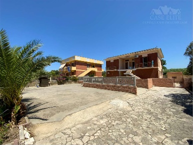 Foto Appartamento in VIA DEI CAVALLI MARINI 7, Ardea di 66 m² con 3 locali