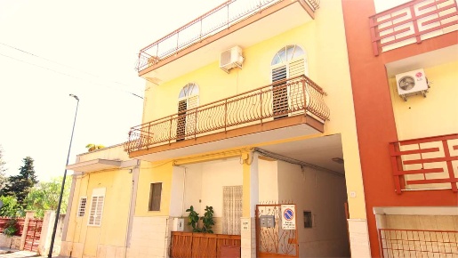 Foto Casa indipendente a Cellamare di 170 m² con 5 locali in vendita