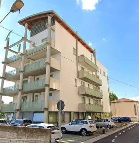 Foto Box in Via Portello, Rovigo Centro Storico di 30 m² con 1 locali