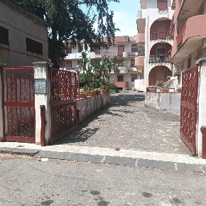 Foto Garage in via la farina 4, Riposto Centro di 41 m² con 1 locali