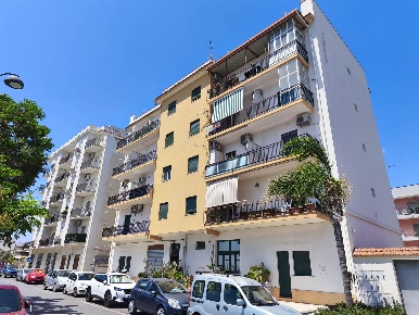 Foto Appartamento in Via Lungomare 20, Alì Terme di 47 m² con 1 locali