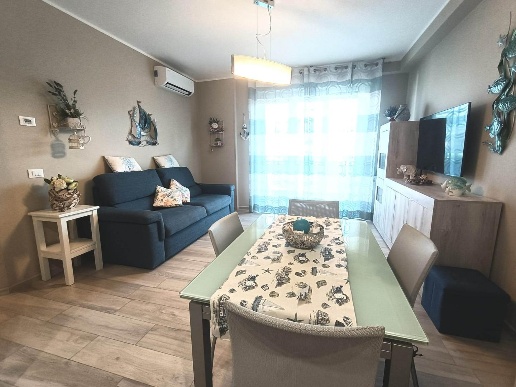 appartamento in vendita a Carrara in zona Marina di Carrara
