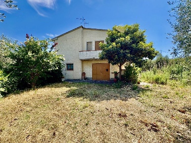 Foto Casa indipendente a Volterra di 170 m² con 4 locali in vendita