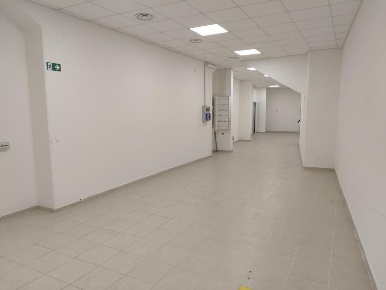 Foto Capannone industriale in Via Armea 114, Sanremo Poggio di 700 m²