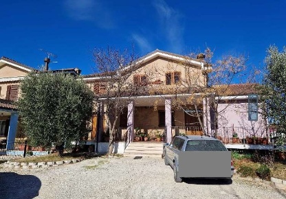 Foto Appartamento in Via Santissimo Crocifisso, Treia di 194 m² in vendita