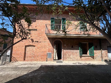 Foto Casa indipendente a Torrita di Siena di 210 m² con 8 locali in vendita
