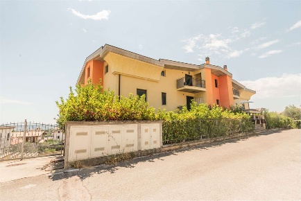 Foto Appartamento in via Torrette 11, Città Sant'Angelo di 75 m² in vendita