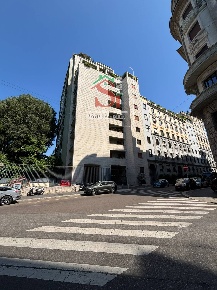 Foto Appartamento in Via Pietro Cossa, Milano Palestro di 185 m² in affitto