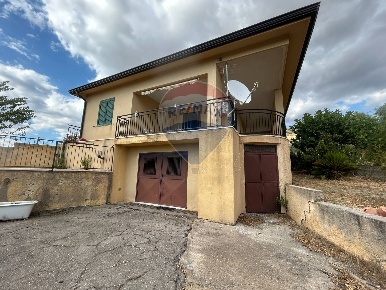 Foto Villa unifamiliare in Contrada Favarella Bassa, Caltanissetta