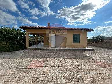 Foto Villa unifamiliare in Contrada Favarella Bassa, Caltanissetta