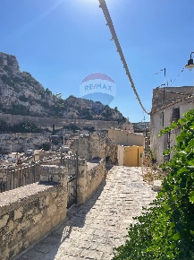 Foto Casa indipendente in Via Spana, Scicli Centro di 25 m² con 2 locali