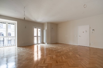 Foto Appartamento in Via Monte Rosa, Milano Monte Rosa - Lotto di 74 m²