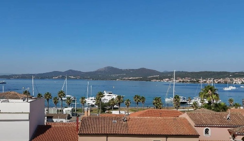 Foto Appartamento a Golfo Aranci di 70 m² con 3 locali in vendita