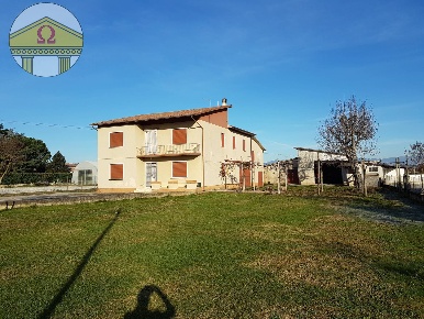 Foto Villa singola a Volpago del Montello di 550 m² con 10 locali
