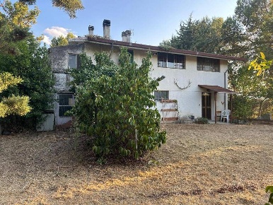 Foto Casa indipendente in Via Dei Peschi, Spoltore di 327 m² con 12 locali