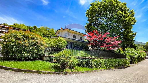 Foto Villa singola in Via Don Angelo Testa, San Giovanni Bianco Centro