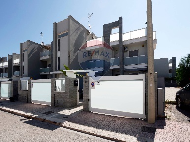 Foto Appartamento in Via degli Impagliatori, Giovinazzo di 128 m²