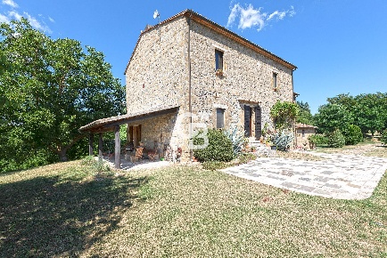 Foto Villa singola in Podere Le Selvacce, Pitigliano di 283 m² con 8 locali