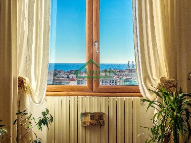 Foto Appartamento in Via Sant' Agata, Imperia Porto Maurizio di 125 m²