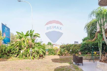 Foto Appartamento in Via Teseo, Catania Carruba di Ognina - Teseo di 140 m²