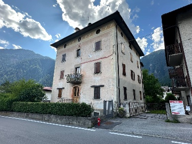 Foto Appartamento in Via Verdi, Carisolo di 80 m² con 3 locali in vendita