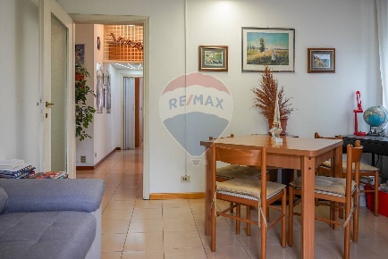 Foto Appartamento in Viale Certosa, Milano Certosa di 75 m² con 2 locali