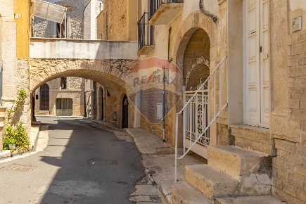 Foto Appartamento in Via Francesco Ugenti, Toritto Centro di 101 m²