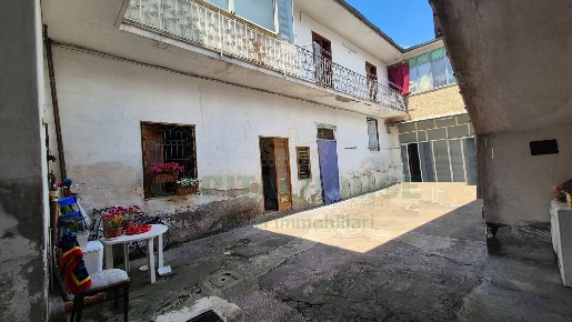 Foto Casa indipendente a Macerata Campania di 215 m² con 6 locali