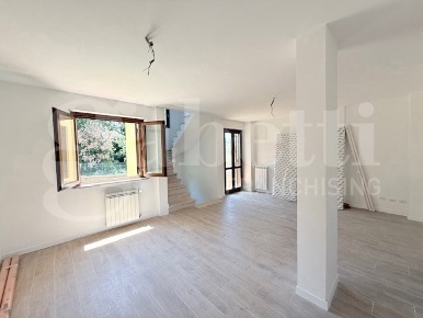 Foto Villa a schiera in Via Le Grazie snc, Orte Centro di 210 m² in affitto