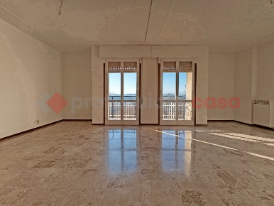 Foto Appartamento a Sesto Calende Centro di 107 m² con 3 locali in vendita