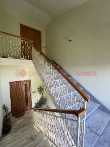 Foto Appartamento in Via Appia 1319, Minturno Centro di 200 m² con 5 locali