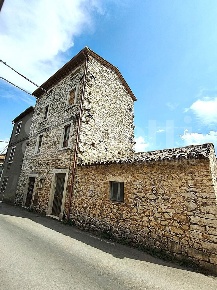 Foto Appartamento in Via Guglielmo Marconi snc, Guardea Centro di 150 m²