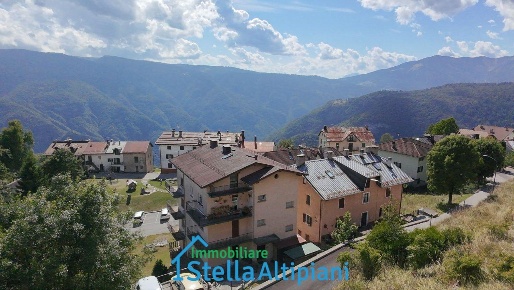 Foto Appartamento in via Tezze, Luserna Centro di 100 m² con 5 locali