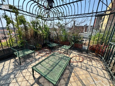 Foto Appartamento a Milano Montenero di 218 m² con 4 locali in vendita