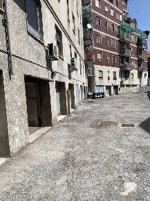 Foto Box in via Curio Dentato, Milano Giambellino di 15 m² con 1 locali
