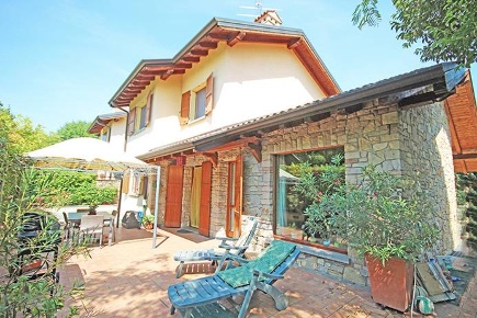 Foto Villa bifamiliare in via pietro e maria curie, Bergamo Loreto