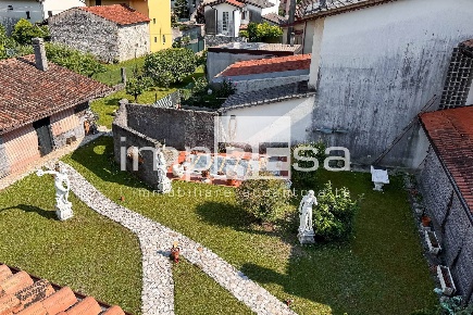 Foto Villa bifamiliare in Via della Madonna, Montereale Valcellina