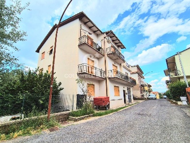 Foto Appartamento in Via Vincenzo Cardarelli, Corchiano Centro di 111 m²