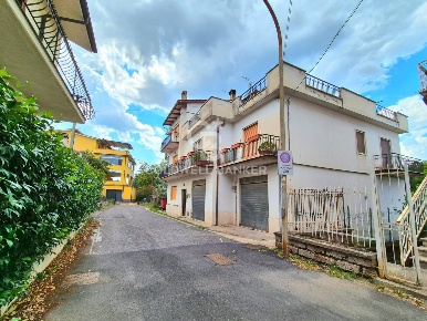Foto Appartamento in Via Vincenzo Cardarelli, Corchiano Centro di 111 m²