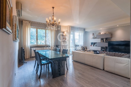 Foto Appartamento in Viale Gran Sasso, Riccione Parco di 180 m² in vendita
