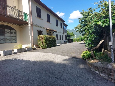 Foto Appartamento in Via Santa Lucia 1, Scandriglia di 250 m² con 5 locali