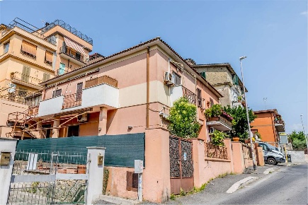 Foto Appartamento in Via Mastro Gabriello 54, Roma Labaro di 70 m²