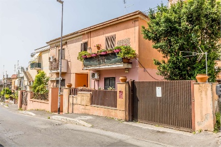 Foto Appartamento in Via Mastro Gabriello 54, Roma Labaro di 66 m²