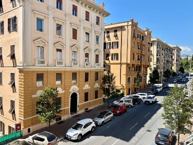 Foto Appartamento a Genova Albaro di 100 m² con 5 locali in vendita