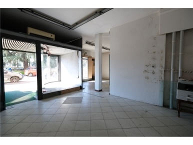 Foto Locale commerciale in PIAZZA CIOPPI, Scandicci Centro di 80 m²