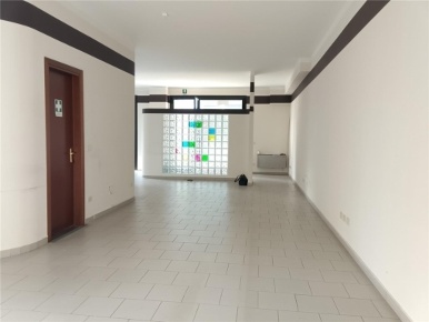 Foto Locale commerciale in MASACCIO, Empoli San Rocco - Lungarno di 150 m²